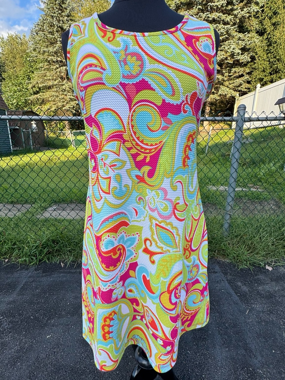 RONNI NICOLE Bright Paisley Sleeveless Dress or Groovy 1960’s Halloween Costume